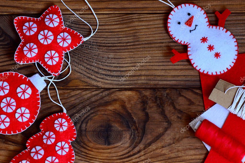 Reindeer art projects | Easy Christmas crafts for adults or kids to make. Felt star, Christmas ...