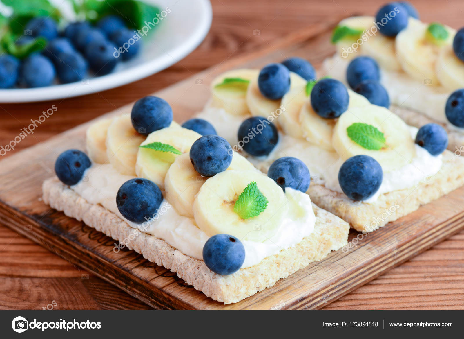 Cottage Cheese Bananas And Berries Sandwiches Diet Sandwiches