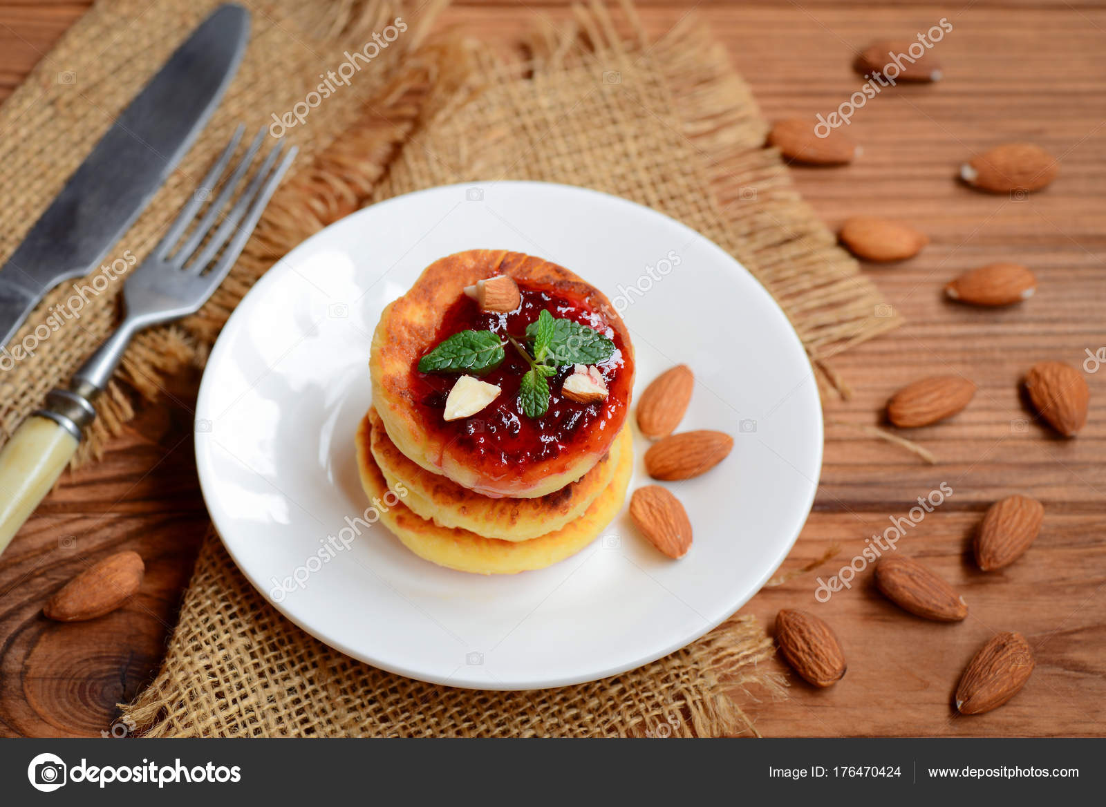 Pancakes with cottage cheese: a recipe for a delicious and simple dessert Pancakes with cottage cheese: a recipe for a delicious and simple dessert
