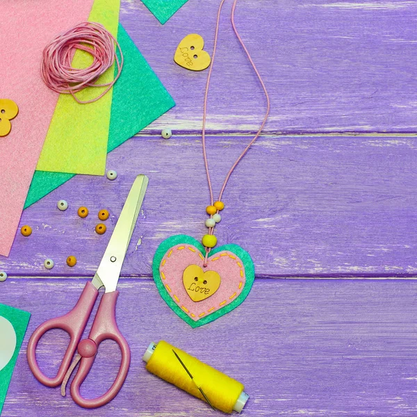 Valentines Day Felt Heart Necklace Valentine Day Necklace Made Felt — Stock Photo, Image