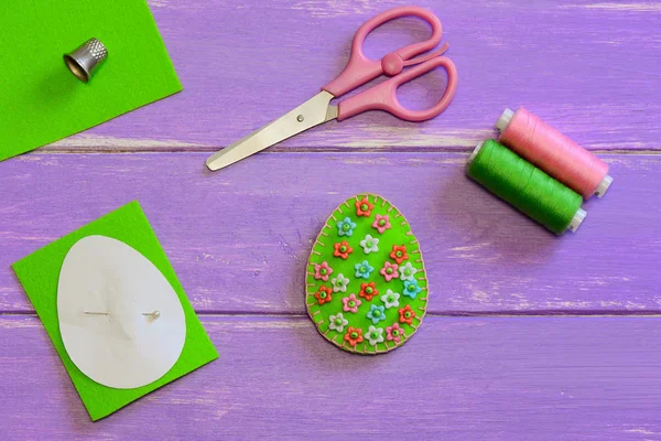 Easter Egg Decor Floral Pattern Felt Egg Decor Scissors Paper — Stock Photo, Image