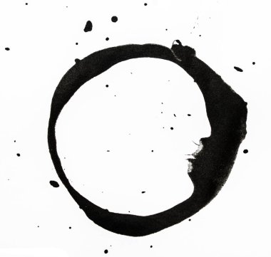 Beyaz arka planda kahve fincanı lekesi