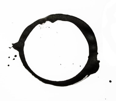 Beyaz arka planda kahve fincanı lekesi