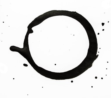 Beyaz arka planda kahve fincanı lekesi