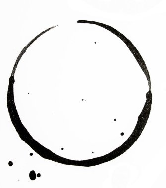 Beyaz arka planda kahve fincanı lekesi