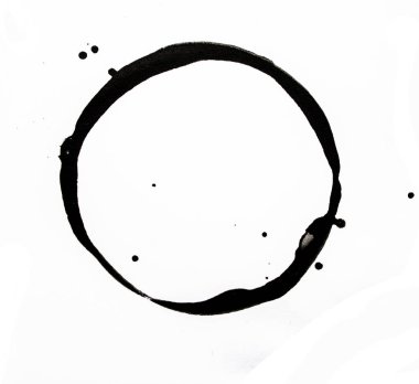 Beyaz arka planda kahve fincanı lekesi