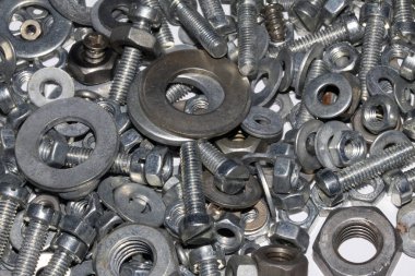 Beyaz Arkaplanda Eski Sürgü, Vidalar, Fındık Mühendisliği Metal Malzemeleri Koleksiyonu