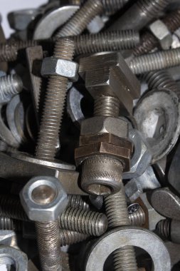 Beyaz Arkaplanda Eski Sürgü, Vidalar, Fındık Mühendisliği Metal Malzemeleri Koleksiyonu