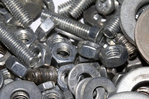 Beyaz Arkaplanda Eski Sürgü, Vidalar, Fındık Mühendisliği Metal Malzemeleri Koleksiyonu