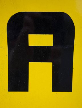 Sıkıntılı Durum Tipografisi ile Yazılan Sözcükler Bulundu Harf A