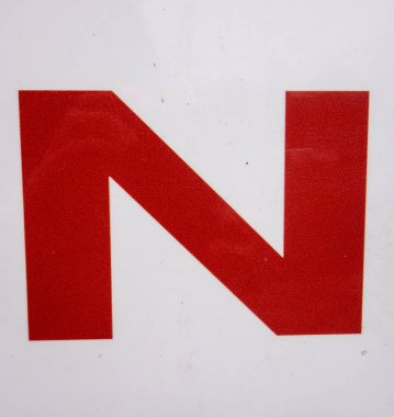 Sıkıntılı Durum Tipografisi ile Yazılan Sözcükler Bulundu N Harfi