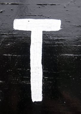 Sıkıntılı Durum Tipografisi ile Yazılan Kelimeler Bulundu T Harfi