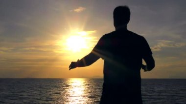 Nefes egzersiz günbatımı yalnız adam yok