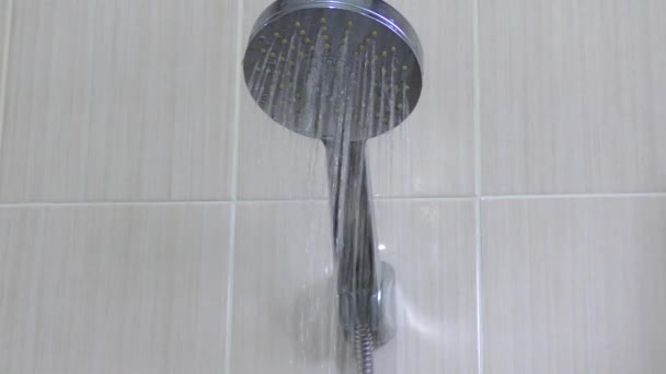 Shower while running water — Stock Video