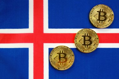 İzlanda bayrağı Bitcoin altın rengi. Cryptocurrency İzlanda bayrağı arka plan üzerinde