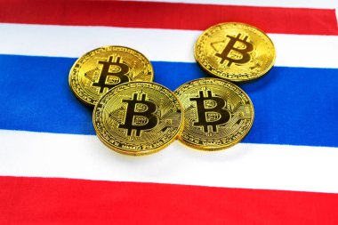 Tayland bayrağı Bitcoin altın rengi. Tayland bayrağı arka plan üzerinde Cryptocurrency