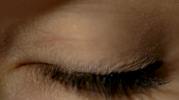 Olho feminino / olhos grandes e bonitos / olhos — Vídeo de Stock