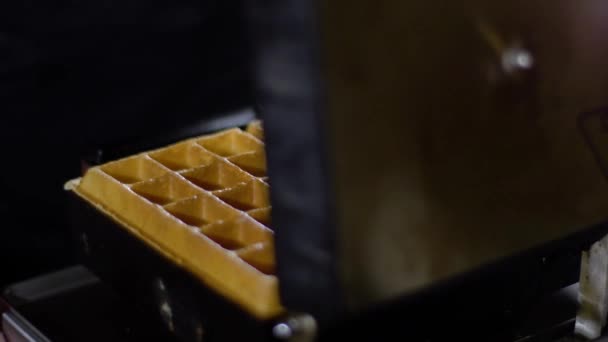 Waffle Tost Alınan Waffle Pişirilir — Stok video