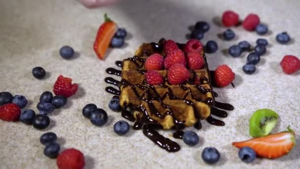 Gofres Para Desayuno Gofres Con Helado Dulces — Vídeos de Stock