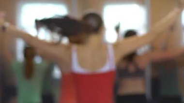 Yapım çalışmaları genç kadın Fitness Club