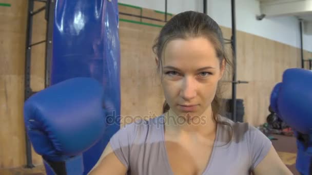 Woman Is Boxing On The Camera — Stock Video