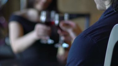 Çift Içme kırmızı Vine Slow Motion