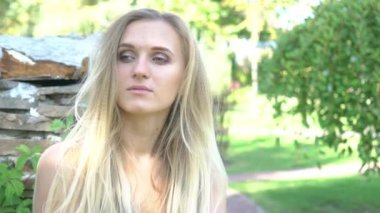 Ağır çekim güzel kadın Park