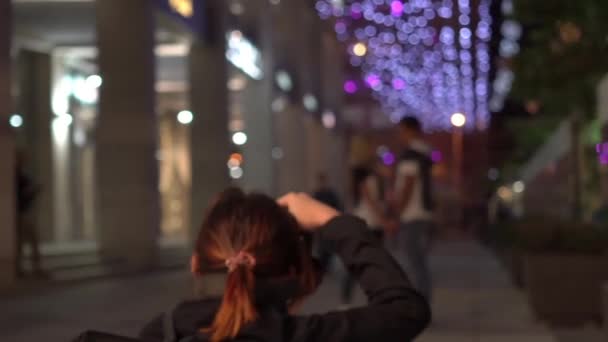 Fotógrafo Profissional Tempo Real Tirando Foto Casal — Vídeo de Stock