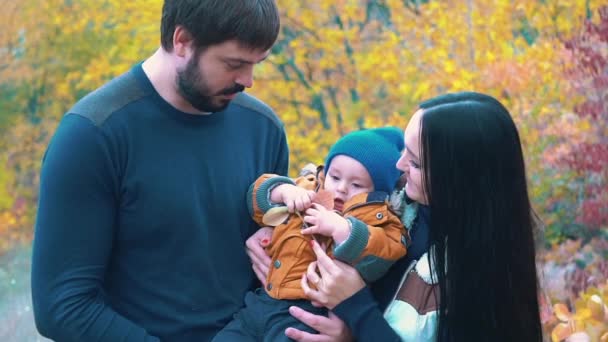 Familia Cámara Lenta Cámara Lenta Otoño — Vídeos de Stock