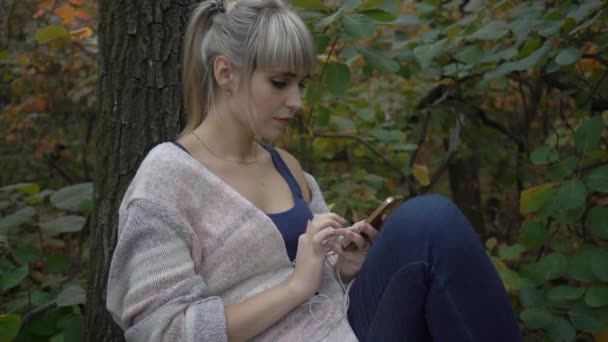 Kız Internet Tablet Tarama — Stok video