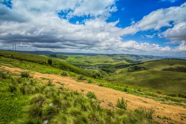 Yolda Drakensberg için — Stok fotoğraf