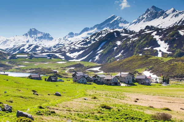 Schweizer Alpinsee — Stockfoto