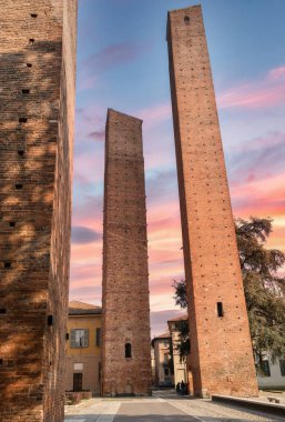 Pavia 'daki üç kule