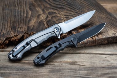 Bıçakların ters tarafı. Amerikan bıçakları. Siyah beyaz bıçak. Dünyaca ünlü bıçak.