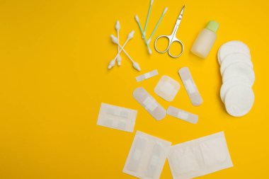 Farklı boyut ve şekillerde yün tedavisi için yamalari 