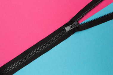 Pembe ve mavi bağlı ZIP