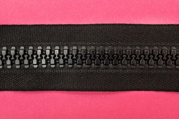 A rózsaszín fekete cipzár — Stock Fotó