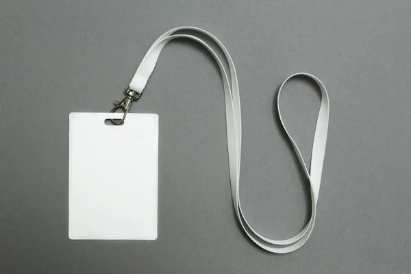 Kimlik kartı üzerinde gri arka plan, metin için yer izole.