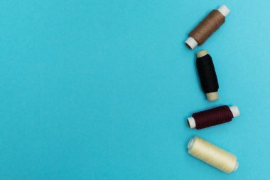 Konu mavi arka plan, metin için yer üzerinde kümesi.