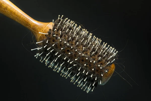 Old Hairbrush Fallen Hair Black Background Hygiene Hair Loss — Stock Photo, Image