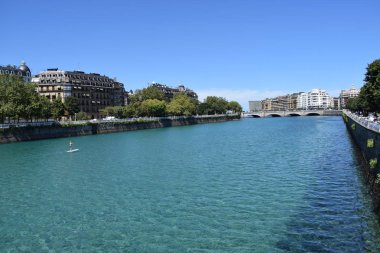 Kıyı şehirler Ras.