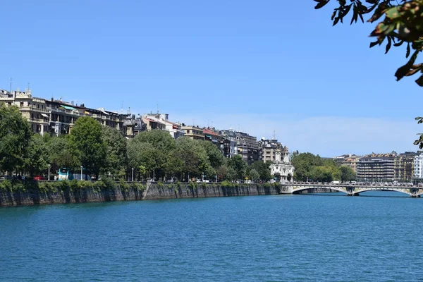 Kıyı şehirler Ras.