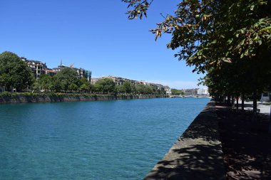 Kıyı şehirler Ras.