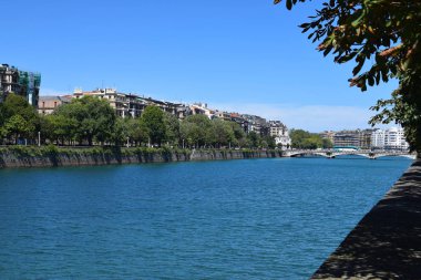 Kıyı şehirler Ras.