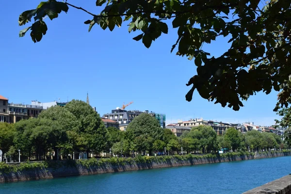 Kıyı şehirler Ras.