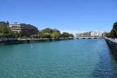 Kıyı şehirler Ras.