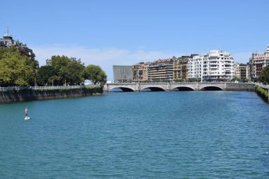 Kıyı şehirler Ras.