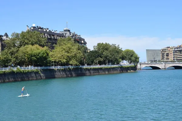 Kıyı şehirler Ras.