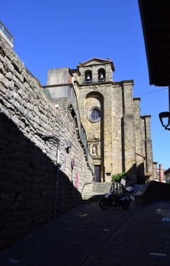 Kiliseler kumtaşı.