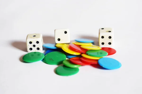 Parchis and dice chips. — Stock Photo, Image